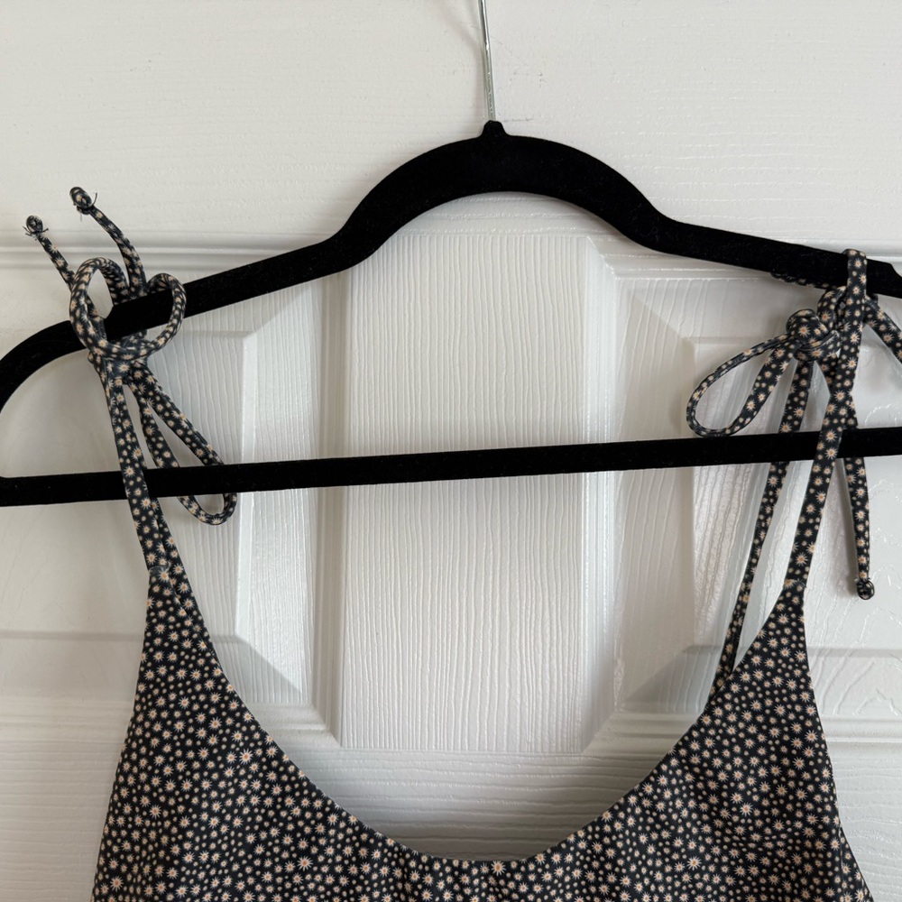 OPEN TO OFFERS!!! Tie-Shoulder Black and Tiny Daisy Print One-Piece Swimsuit - Picture 4 of 4